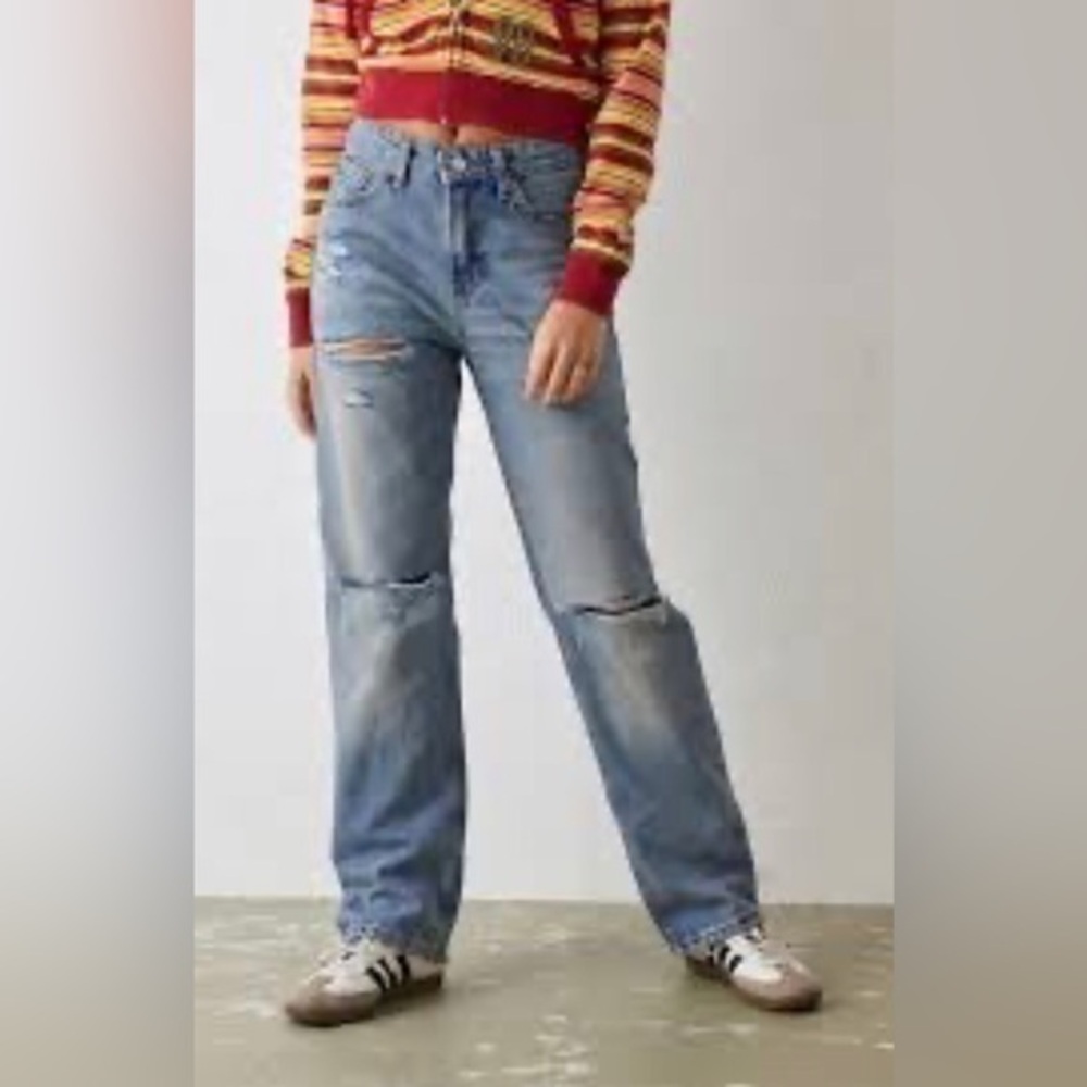 NEW BDG Authentic Straight Leg Distressed Jeans size 25